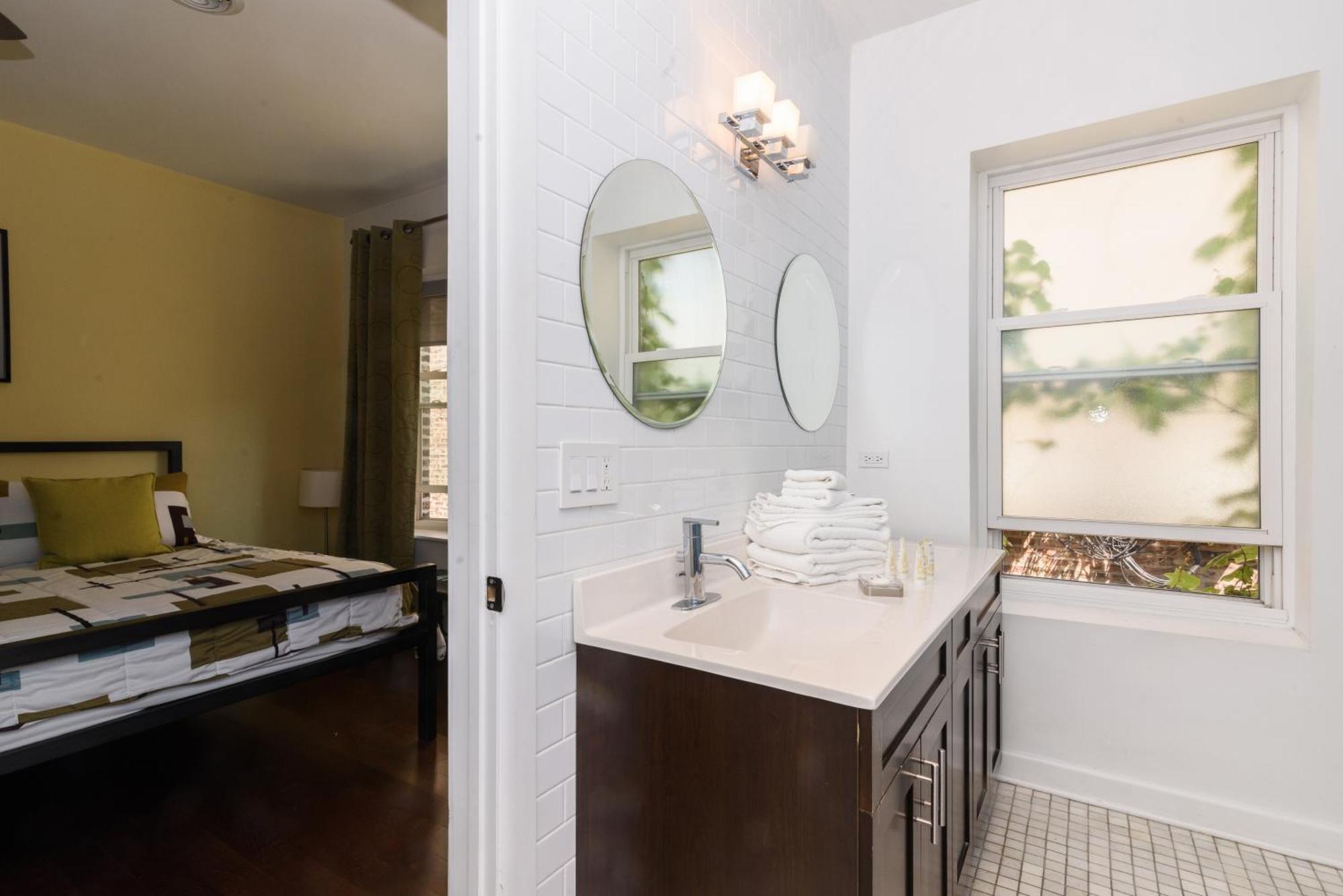 House 5863- Chicago'S Premier Bed And Breakfast חדר תמונה
